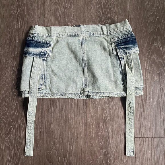 PrettyLittleThing VINTAGE WASH CARGO POCKET DENIM MINI SKIRT - Picture 2 of 9